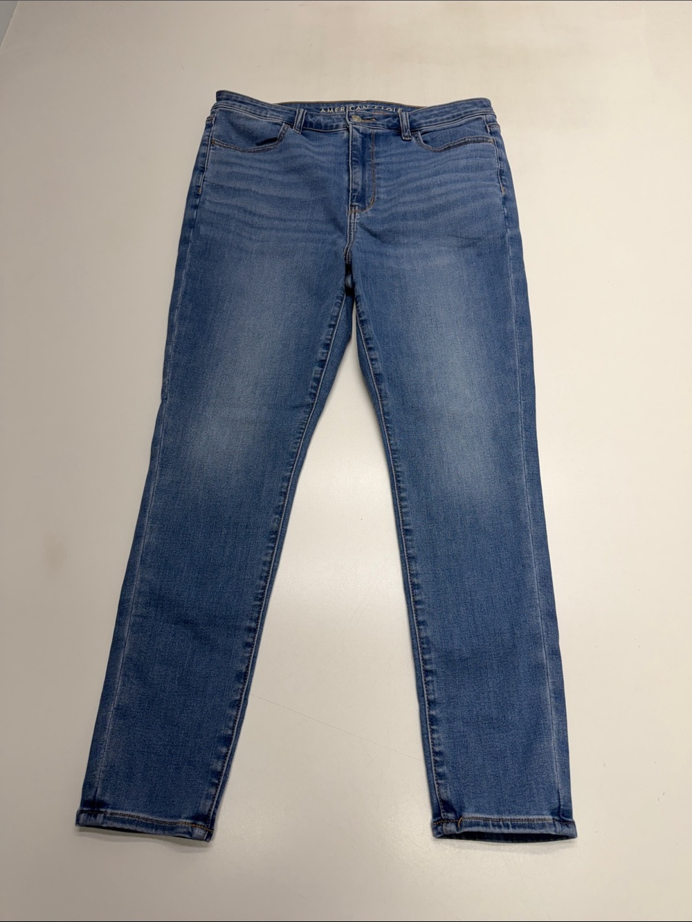 AMERICAN EAGLE Women’s 12 Short SUPER HIGH RISE JEGGING Blue Jeans